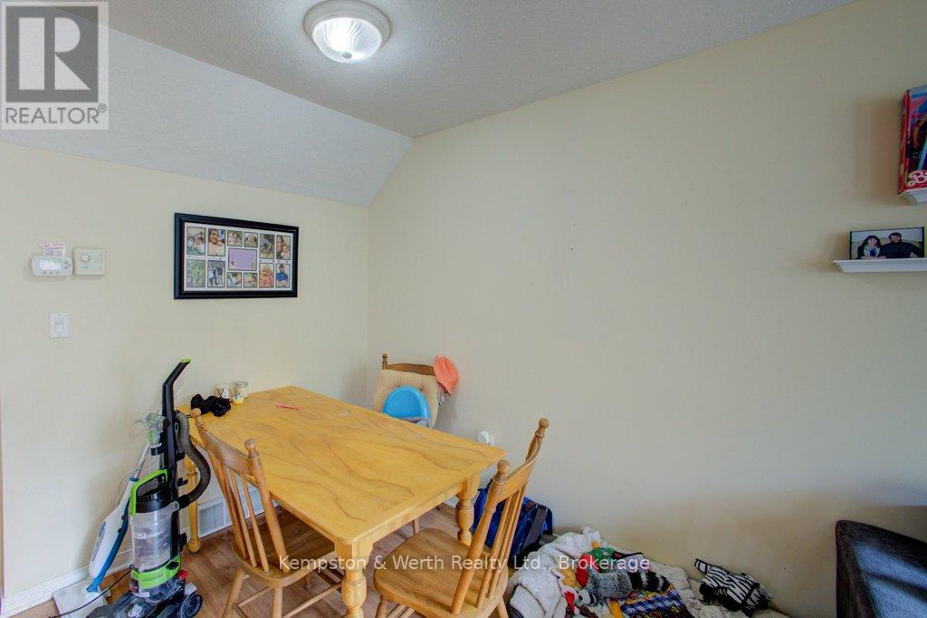 28 Patrick Boulevard, Centre Wellington, Ontario  N0B 1S0 - Photo 14 - X12162507
