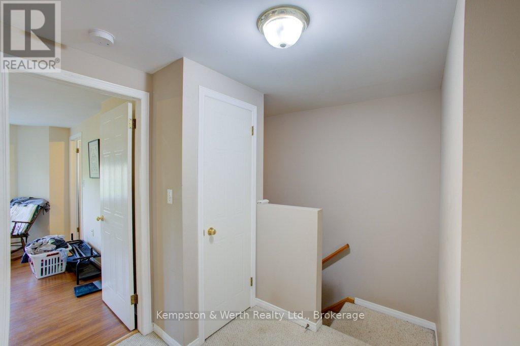 28 Patrick Boulevard, Centre Wellington (Elora/salem), Ontario  N0B 1S0 - Photo 19 - X12162507