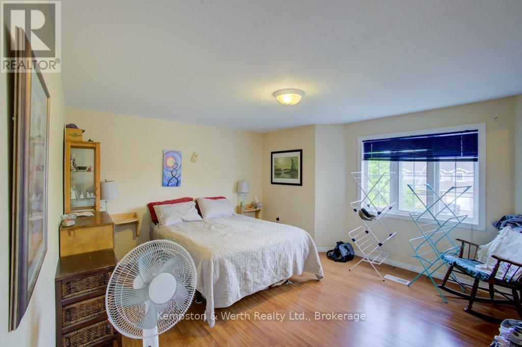 28 Patrick Boulevard, Centre Wellington (Elora/salem), Ontario  N0B 1S0 - Photo 20 - X12162507