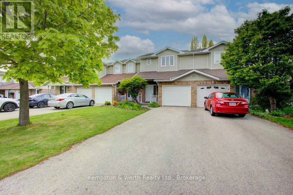 28 Patrick Boulevard, Centre Wellington, Ontario  N0B 1S0 - Photo 3 - X12162507