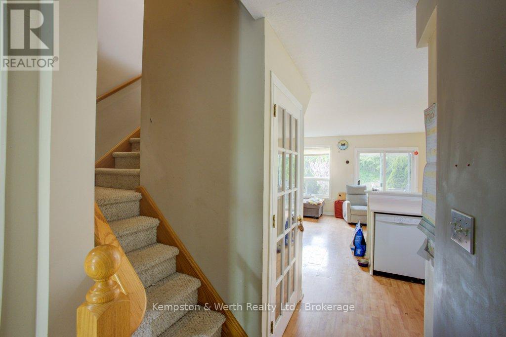 28 Patrick Boulevard, Centre Wellington, Ontario  N0B 1S0 - Photo 9 - X12162507