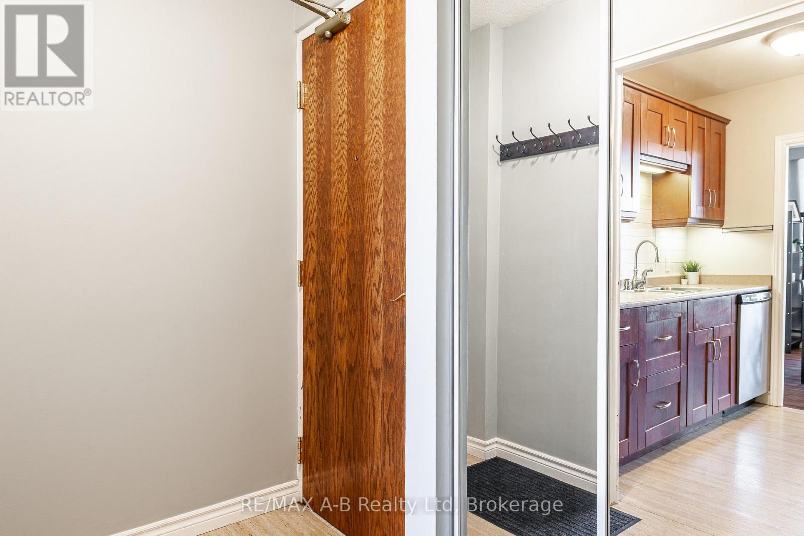 102 - 45 Westmount Road N, Waterloo, Ontario  N2L 2R3 - Photo 19 - X12162599