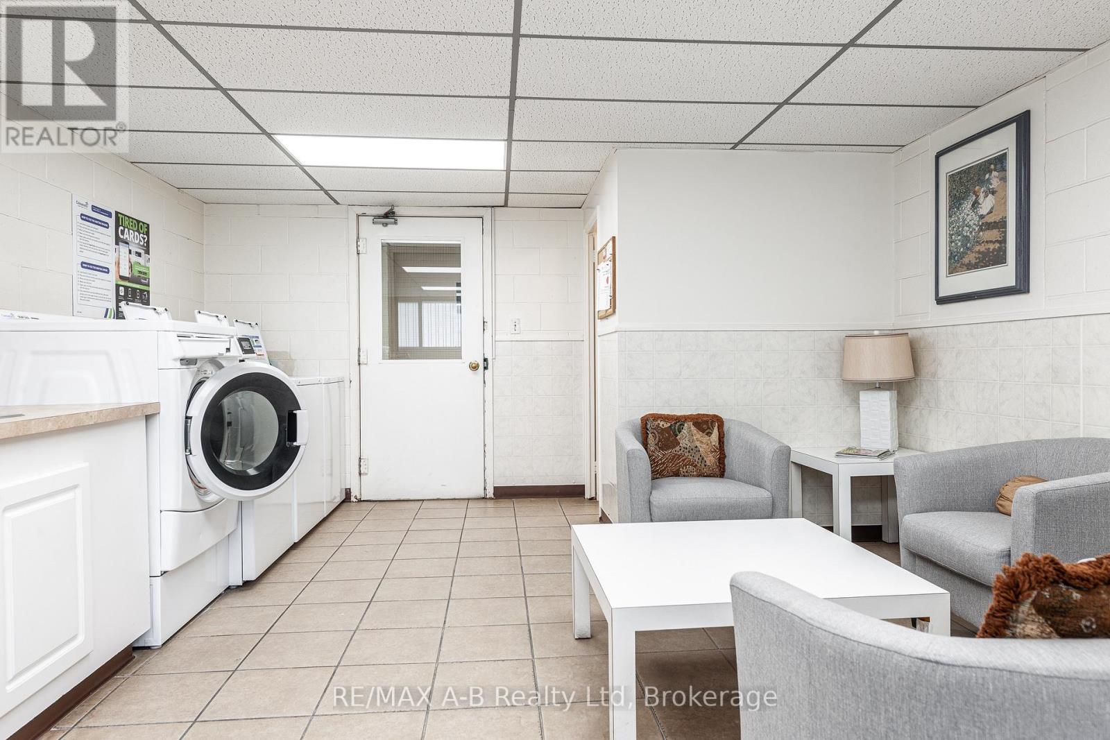 102 - 45 Westmount Road N, Waterloo, Ontario  N2L 2R3 - Photo 23 - X12162599