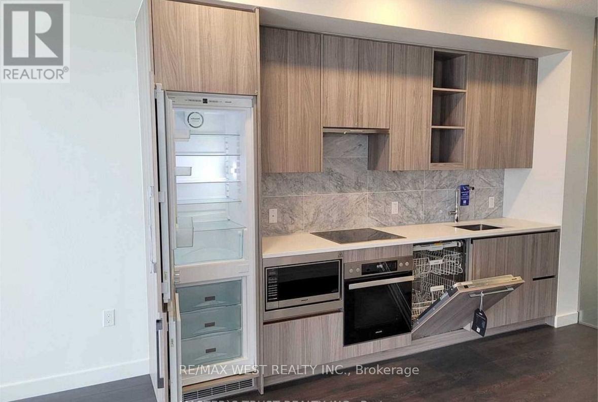 1607 - 95 Mcmahon Drive, Toronto, Ontario  M2K 0E4 - Photo 2 - C12113963