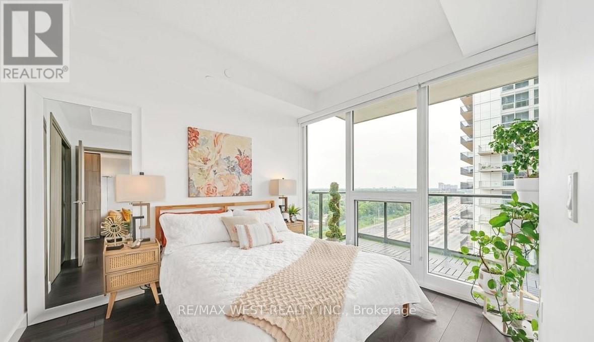1607 - 95 Mcmahon Drive, Toronto, Ontario  M2K 0E4 - Photo 3 - C12113963