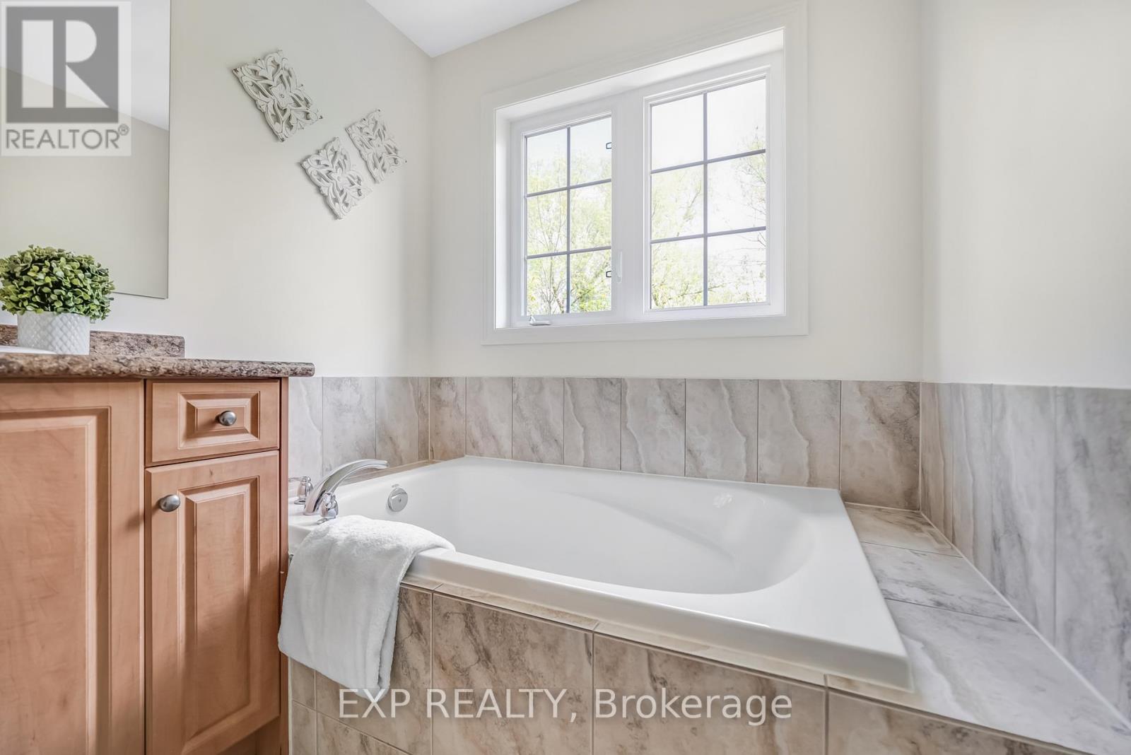 757 John Cole Court, Newmarket, Ontario  L3Y 5V7 - Photo 25 - N12162423