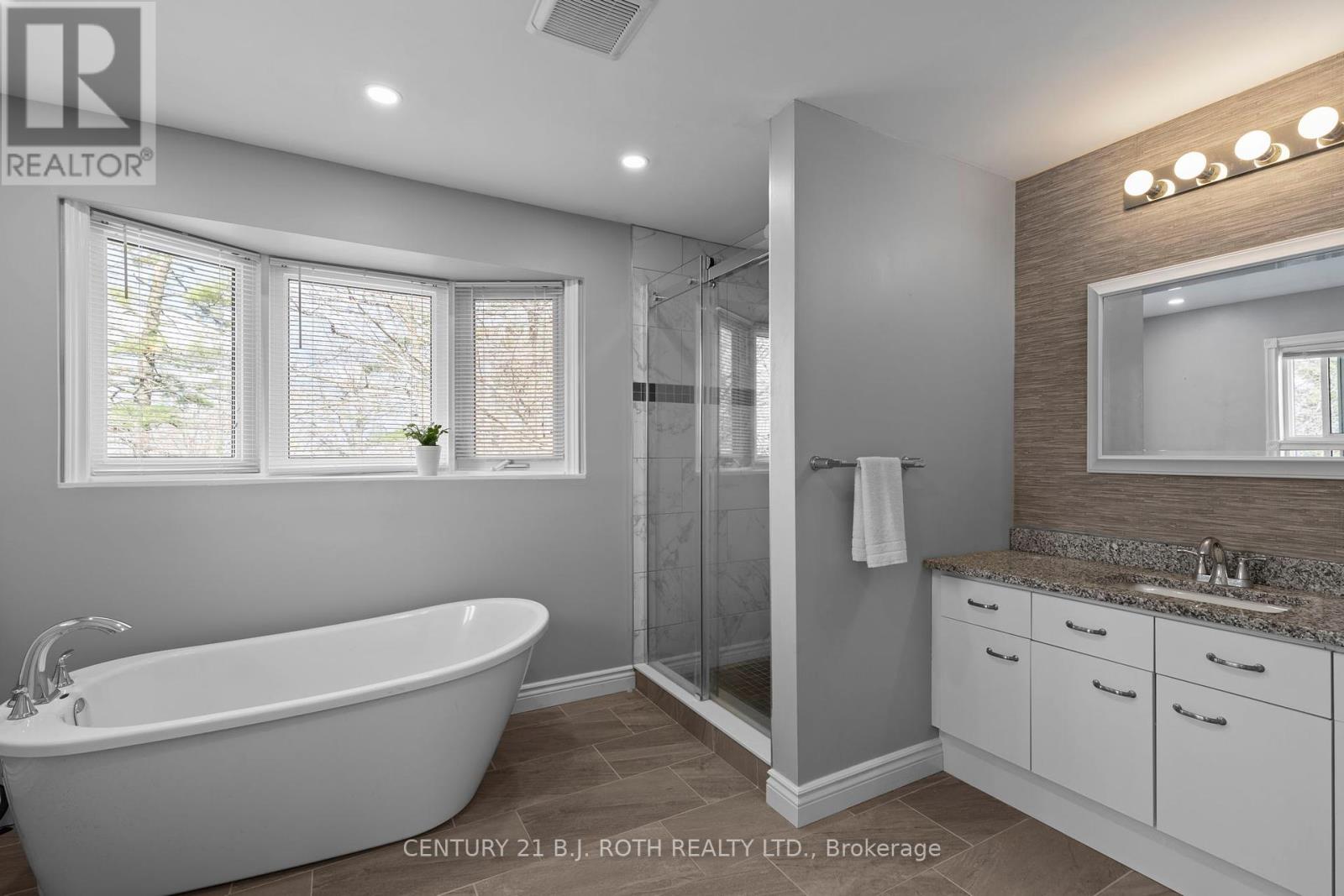 18 Irwin Drive, Barrie (Northwest), Ontario  L4N 7A6 - Photo 26 - S12162361