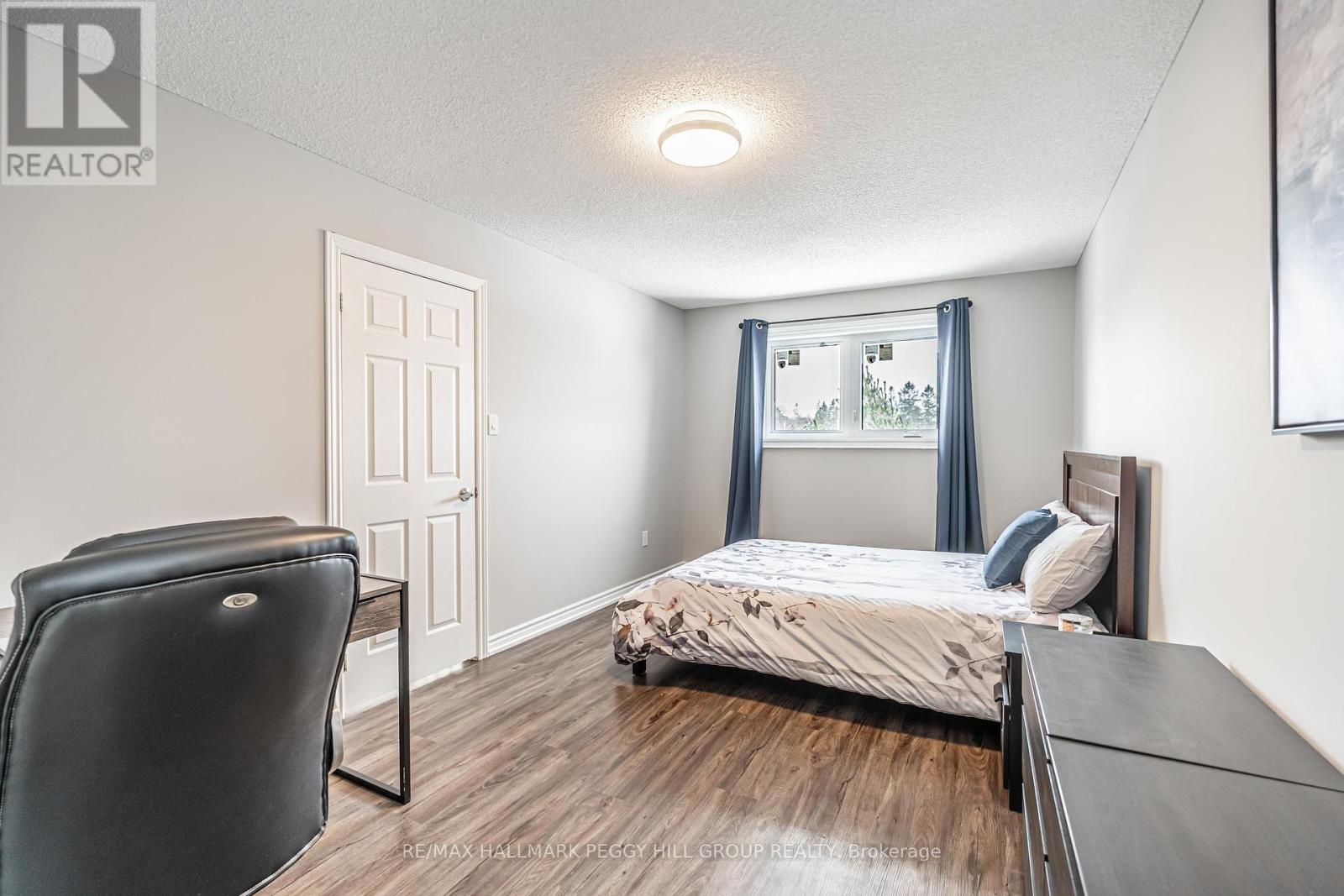 99 Mcintyre Drive, Barrie, Ontario  L4N 4K6 - Photo 21 - S12162436