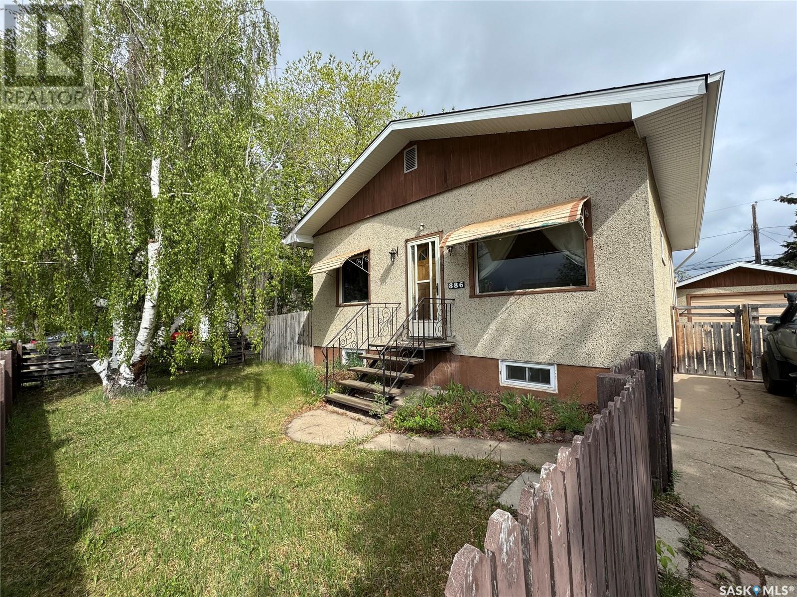 886 15th STREET W, Prince Albert, Saskatchewan