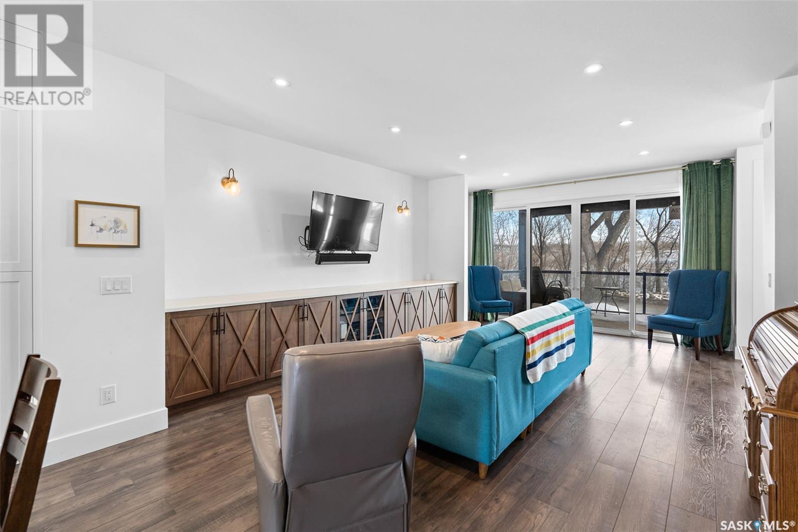 Property at 1172A Spadina CRESCENT E image 5