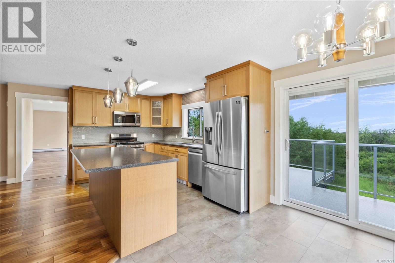 Property at 405 Heath Ave image 3