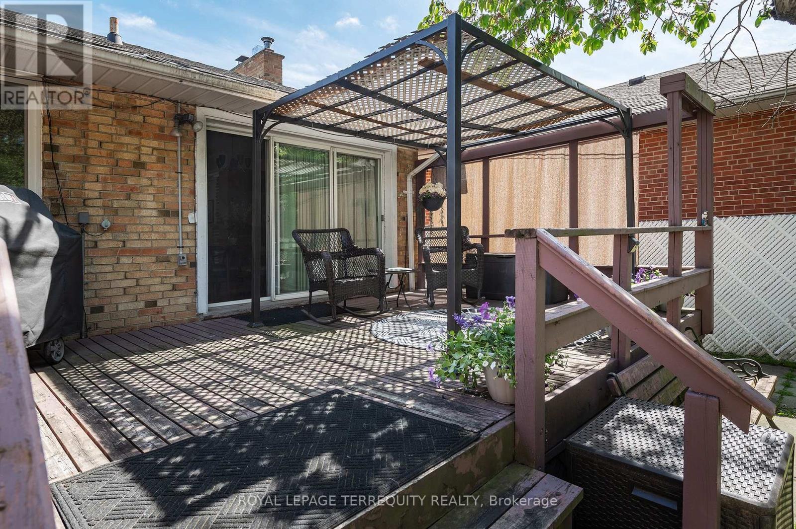 80 Glenaden Avenue E, Toronto, Ontario  M8Y 2L3 - Photo 32 - W12162358