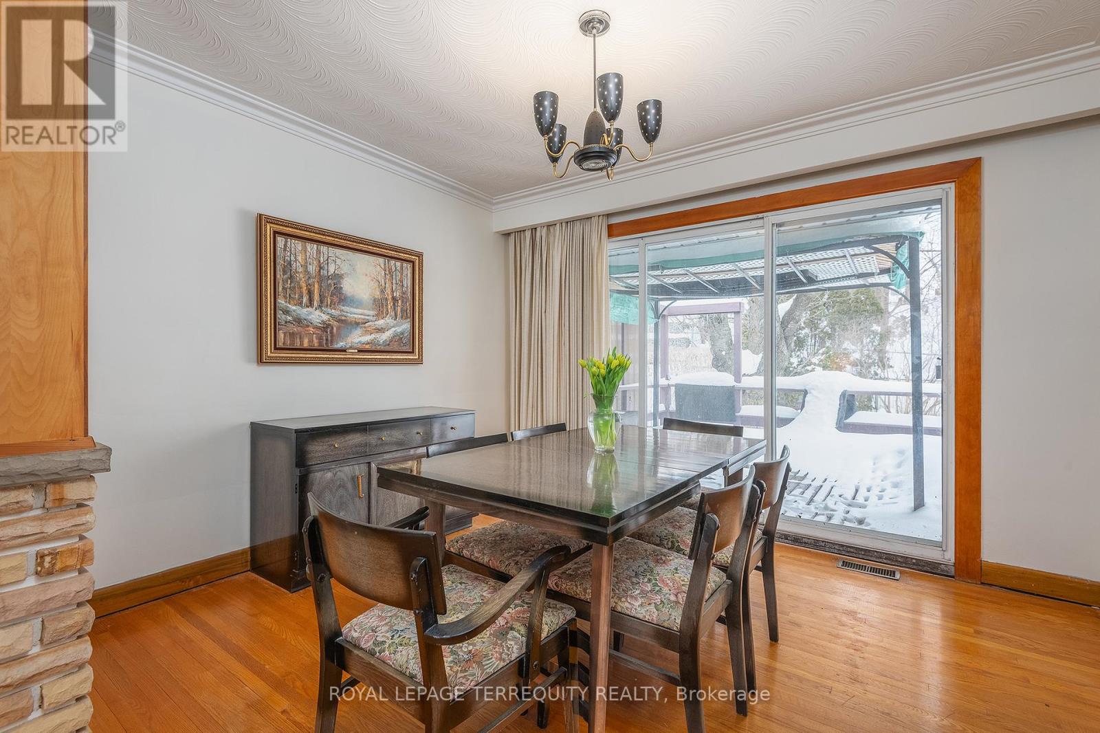 80 Glenaden Avenue E, Toronto, Ontario  M8Y 2L3 - Photo 8 - W12162358