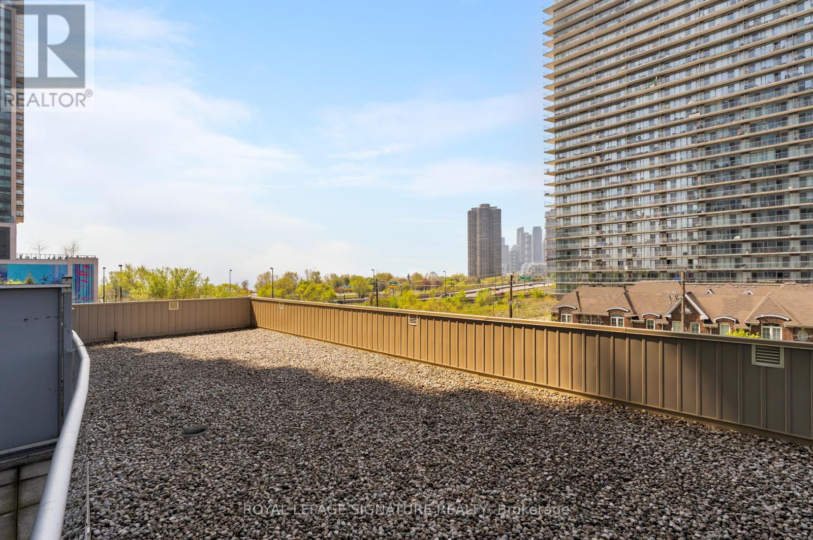 411 - 15 Windermere Avenue, Toronto (High Park-Swansea), Ontario  M6S 5A2 - Photo 32 - W12162367