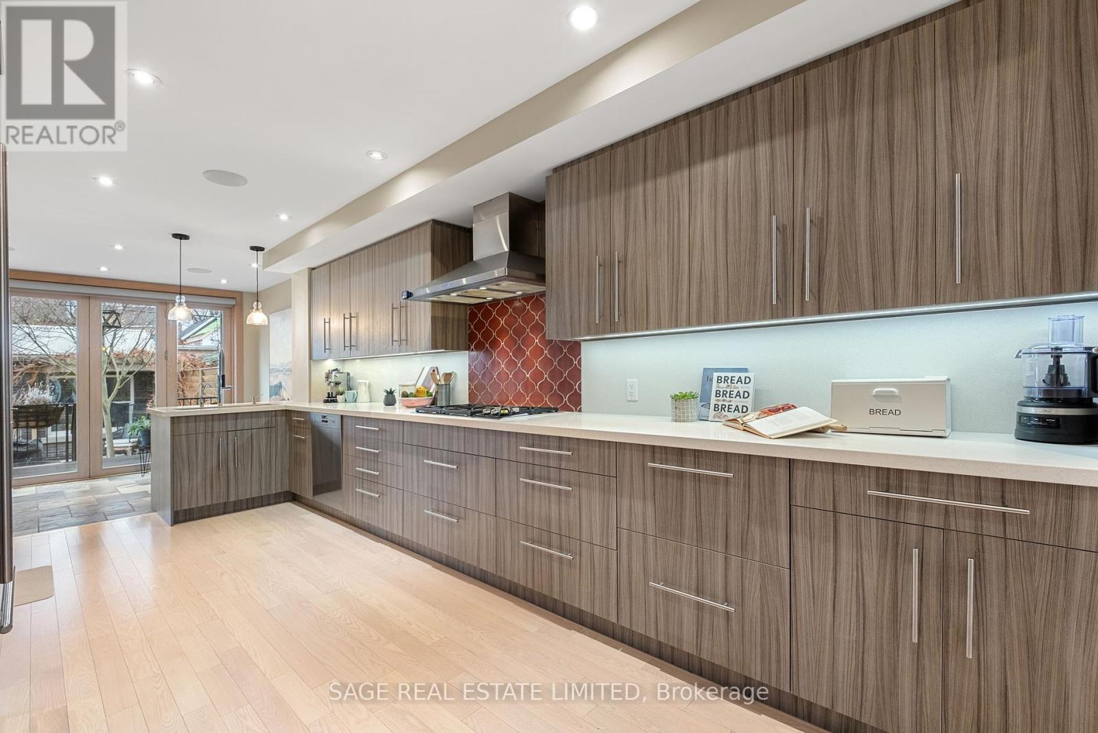 750 Crawford Street, Toronto, Ontario  M6G 3K3 - Photo 8 - W12162368