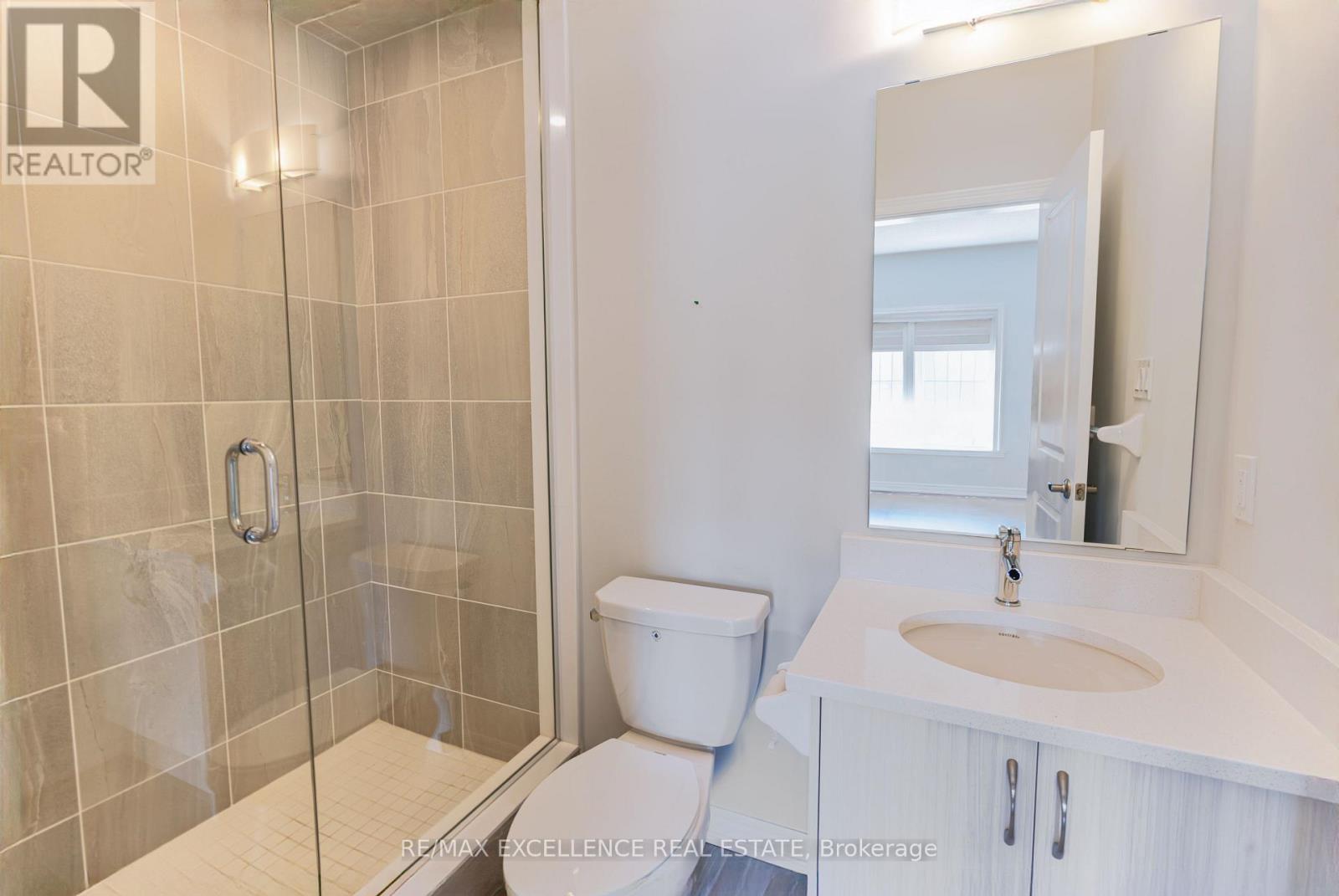 28 Bluestone Crescent, Brampton (Sandringham-Wellington), Ontario  L6R 4B8 - Photo 11 - W12162384