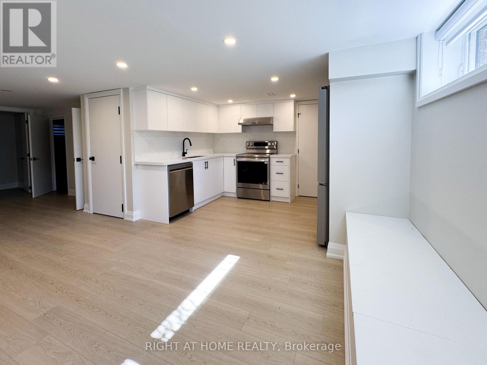B - 109 Rangoon Road, Toronto, Ontario  M9C 4P3 - Photo 1 - W12162440