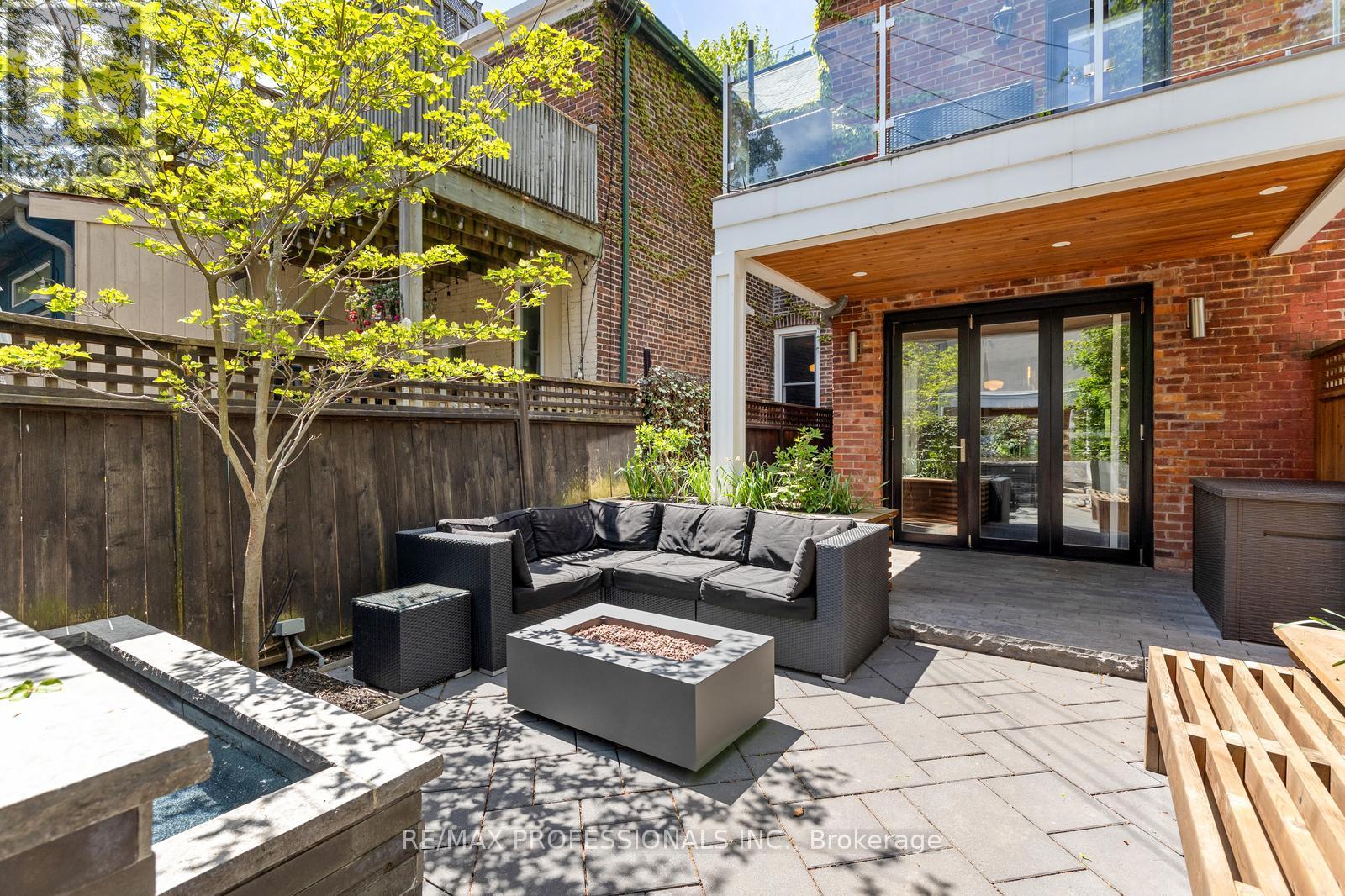 159 Sorauren Avenue, Toronto, Ontario  M6R 2E6 - Photo 36 - W12162443