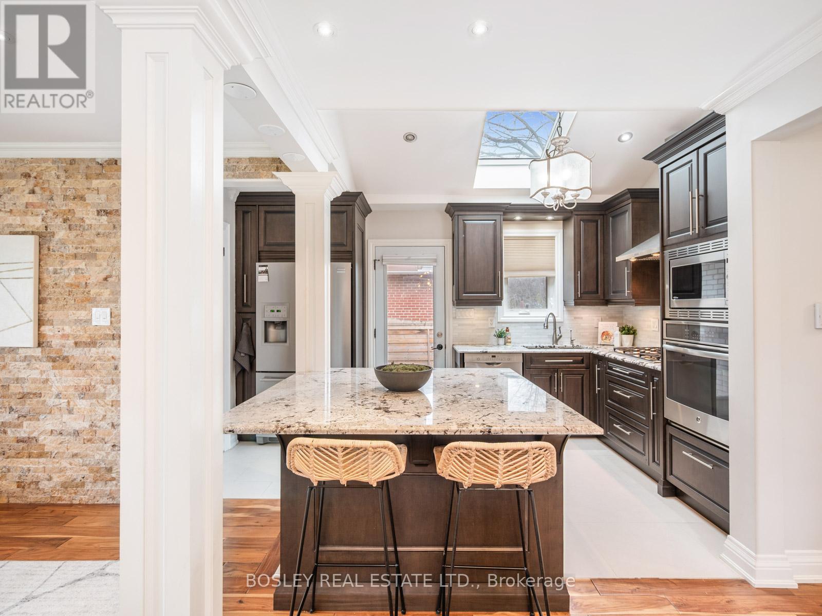 2744 Truscott Drive, Mississauga, Ontario  L5J 2B7 - Photo 11 - W12162453