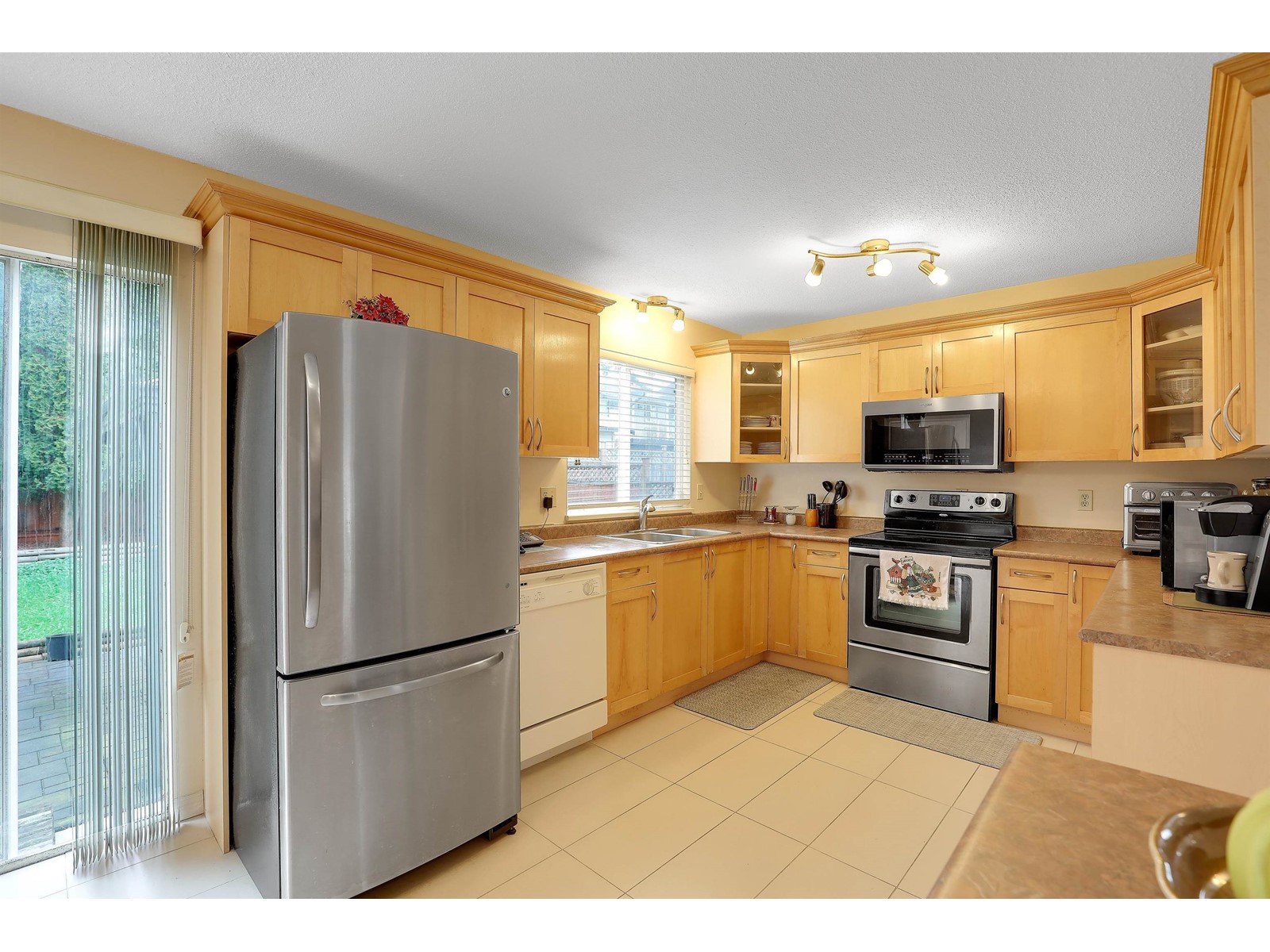 8874 143a Street, Surrey, British Columbia  V3V 7P8 - Photo 8 - R3005144