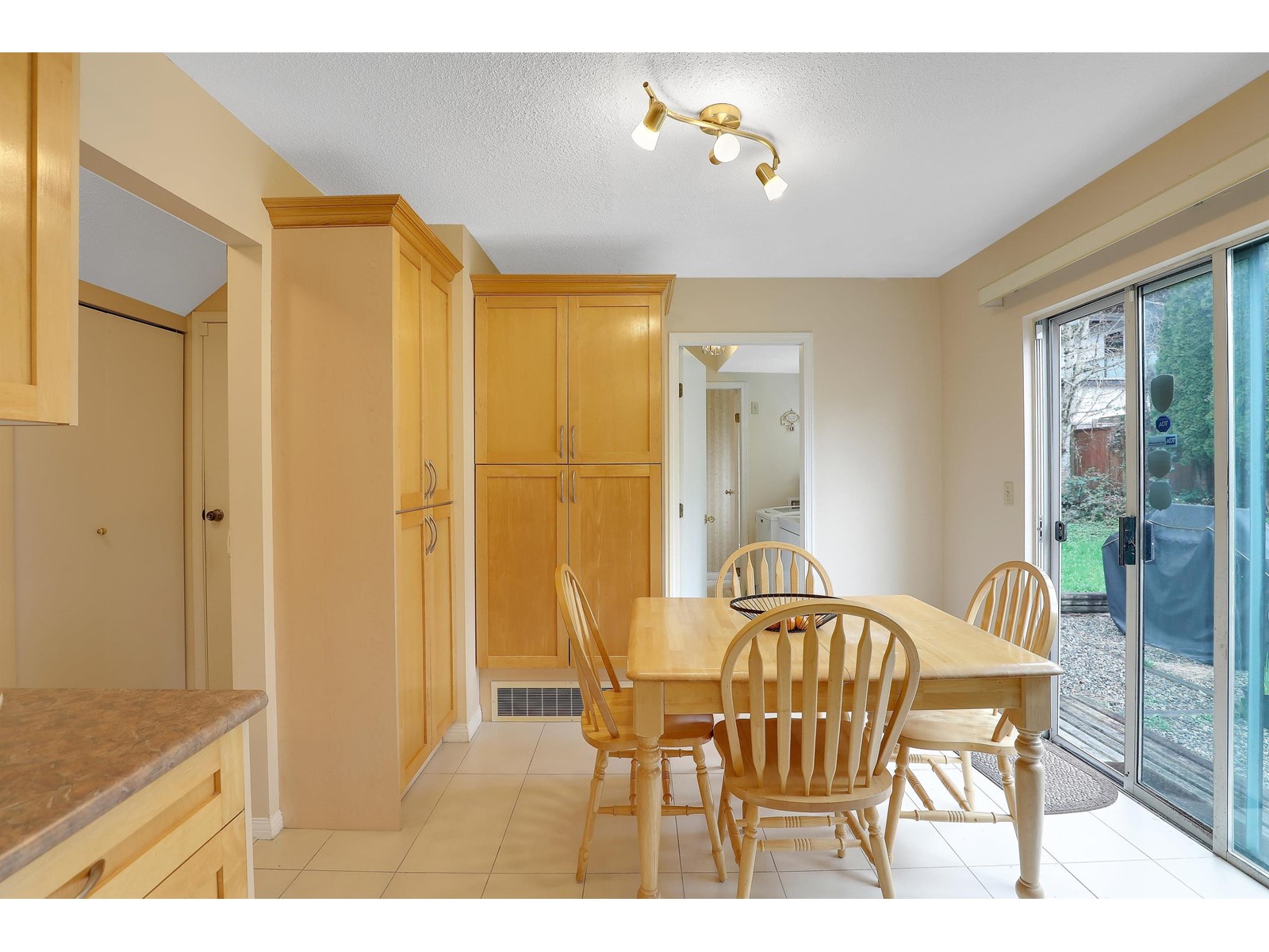 8874 143a Street, Surrey, British Columbia  V3V 7P8 - Photo 11 - R3005144