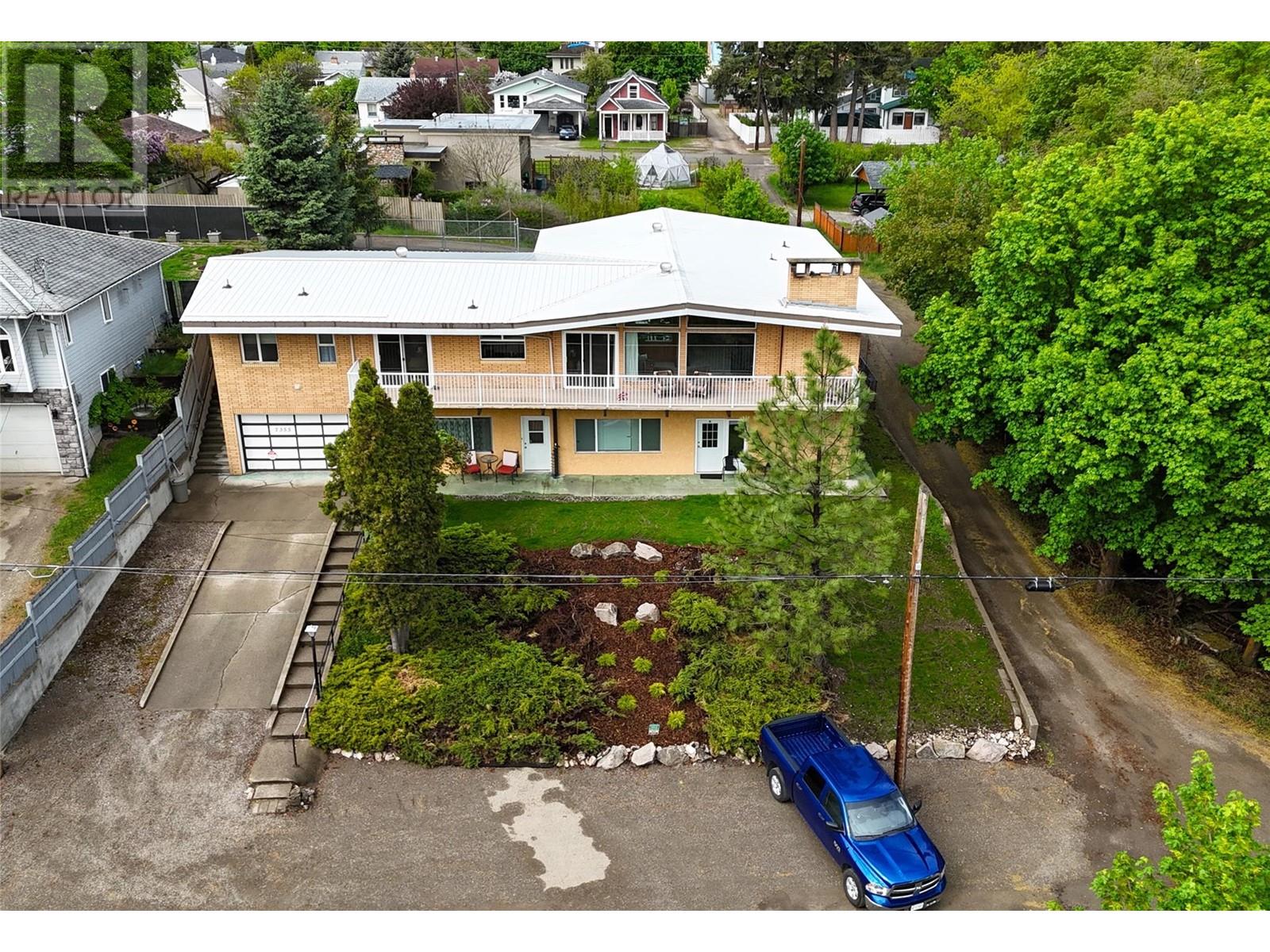 7355 7th Street, Grand Forks, BC V0H1H0