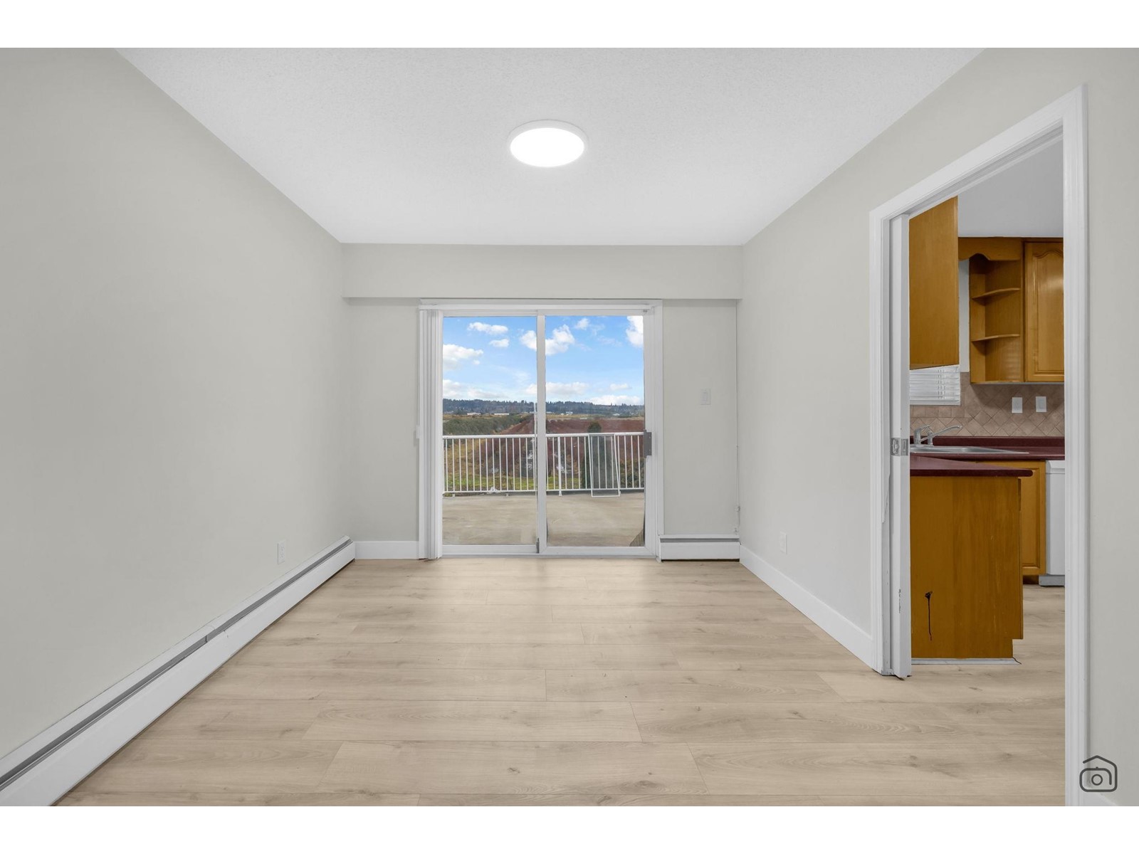 16390 48 Avenue, Surrey, British Columbia  V3S 0L2 - Photo 9 - R3005115