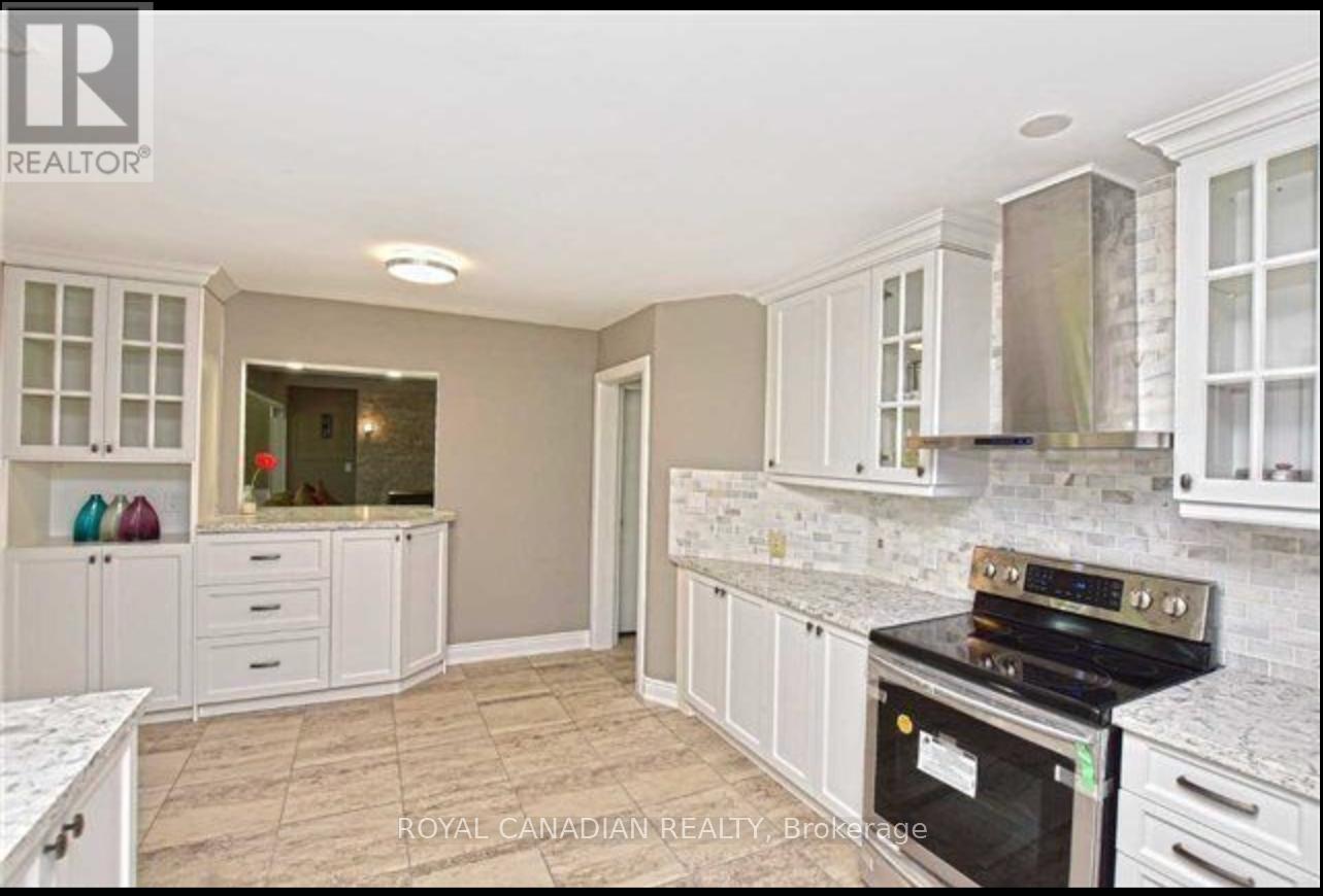 7 Highland Avenue, Pelham (Fonthill), Ontario  L0S 1E0 - Photo 4 - X12162227