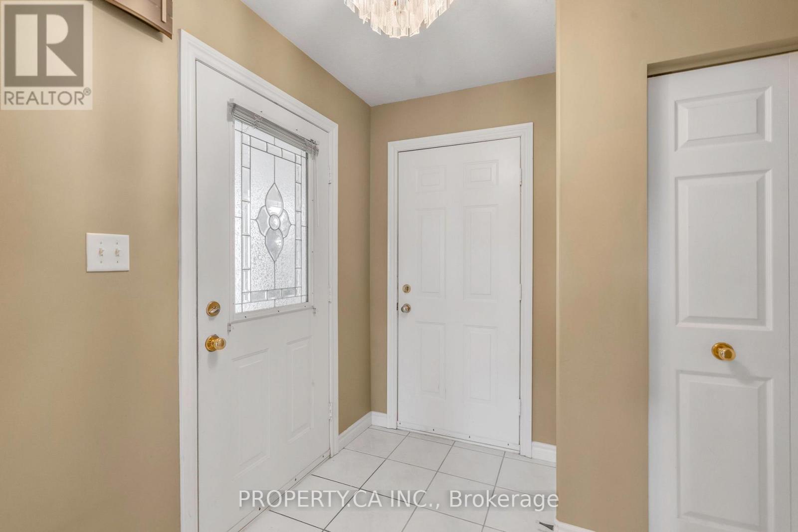 294 Huck Crescent, Kitchener, Ontario  N2N 3M8 - Photo 2 - X12162348
