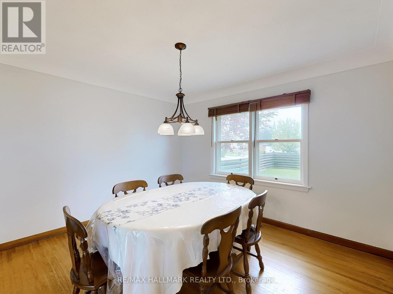 124 Mcelroy Road E, Hamilton (Balfour), Ontario  L9A 1Y9 - Photo 8 - X12162349