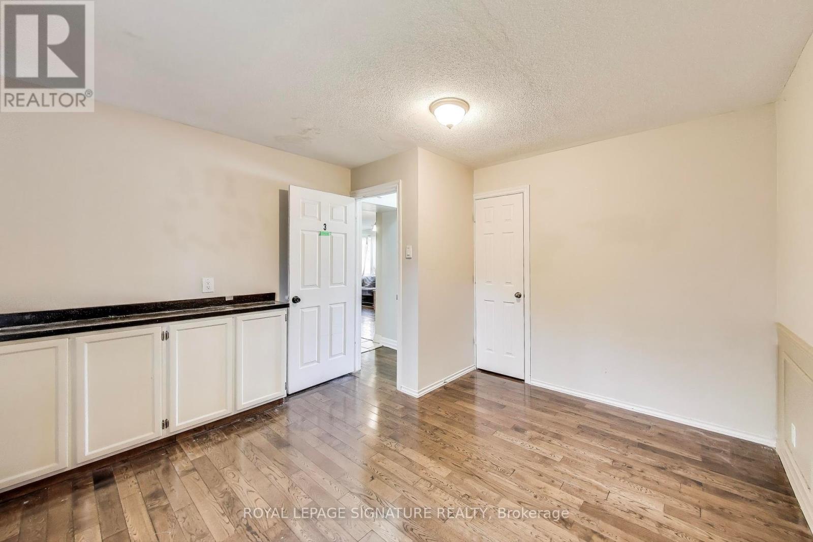 68 Harold Street, Hamilton (Ainslie Wood), Ontario  L8S 2R9 - Photo 13 - X12162373