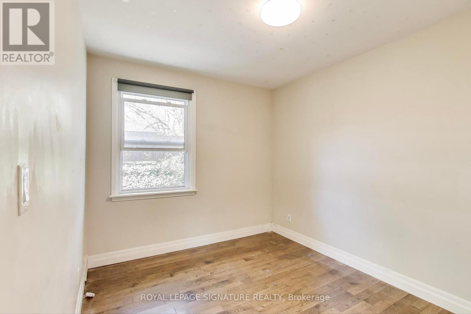 68 Harold Street, Hamilton (Ainslie Wood), Ontario  L8S 2R9 - Photo 14 - X12162373