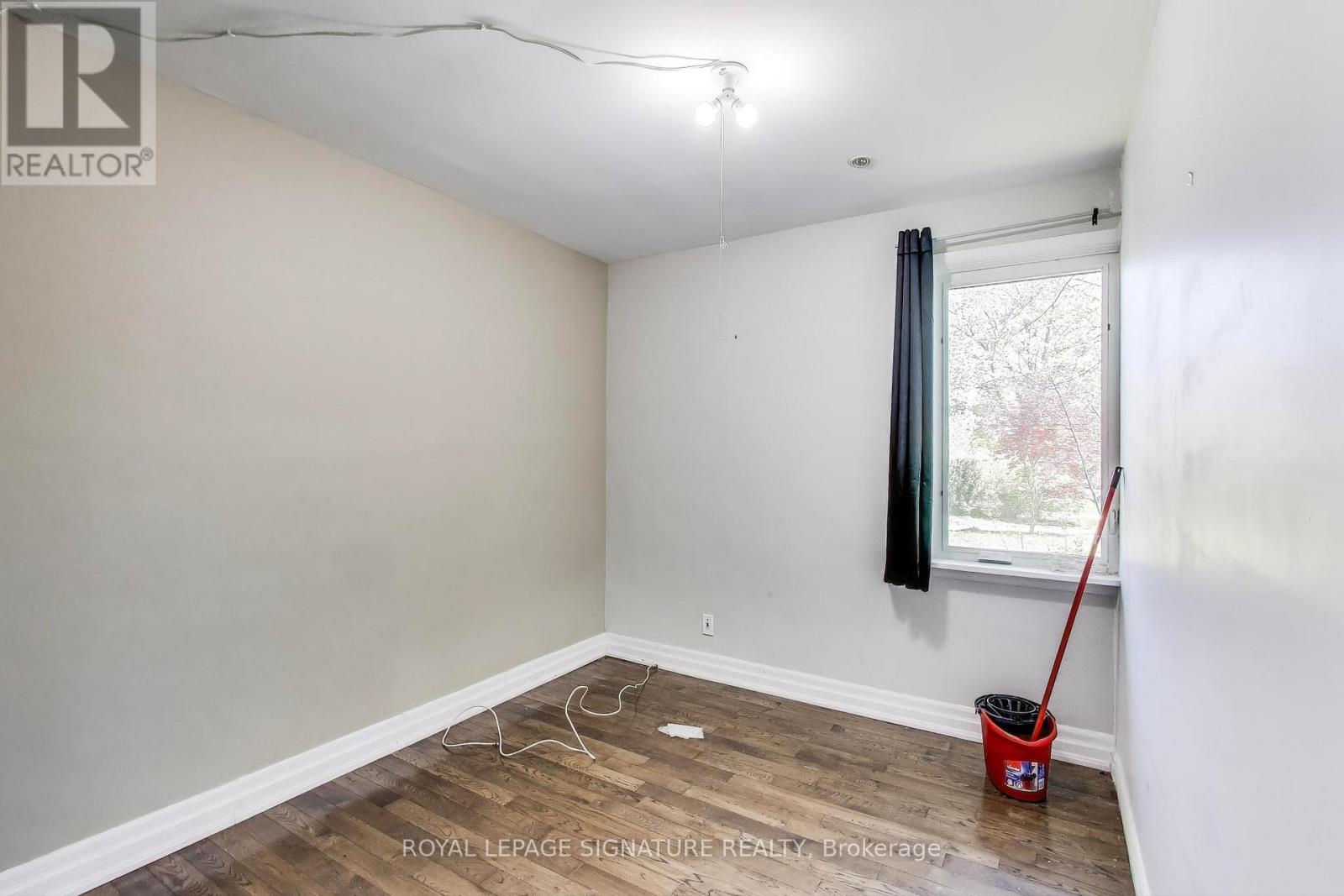 68 Harold Street, Hamilton (Ainslie Wood), Ontario  L8S 2R9 - Photo 16 - X12162373