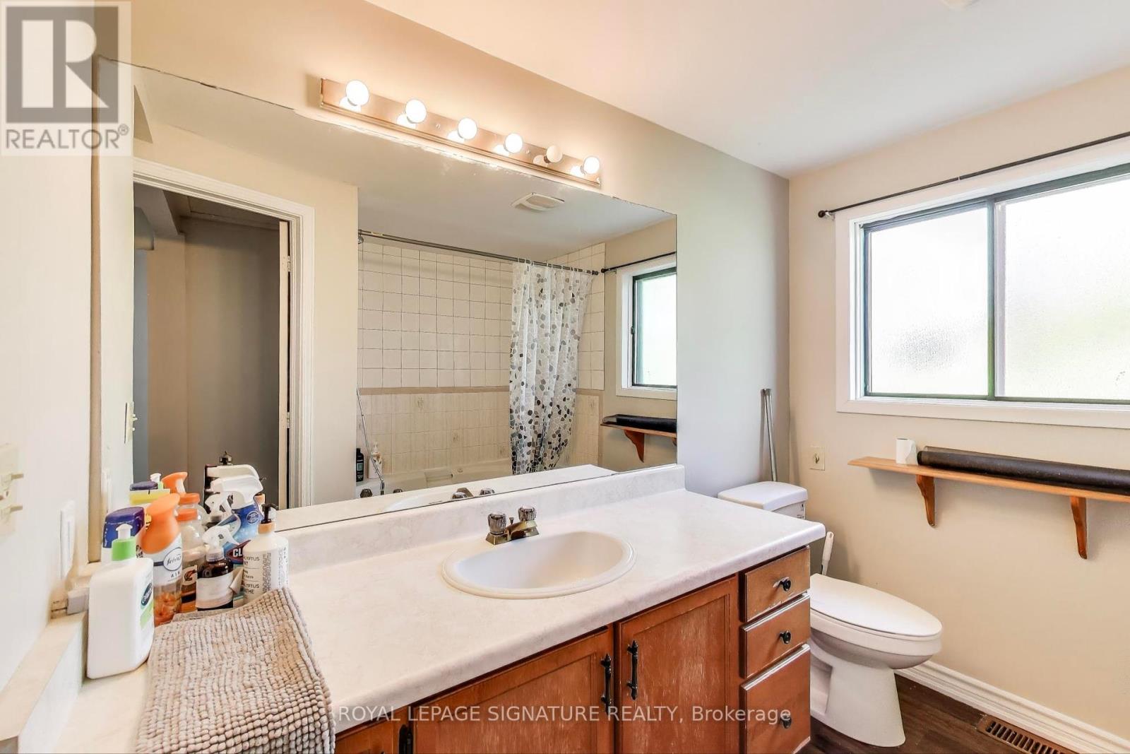 68 Harold Street, Hamilton (Ainslie Wood), Ontario  L8S 2R9 - Photo 23 - X12162373
