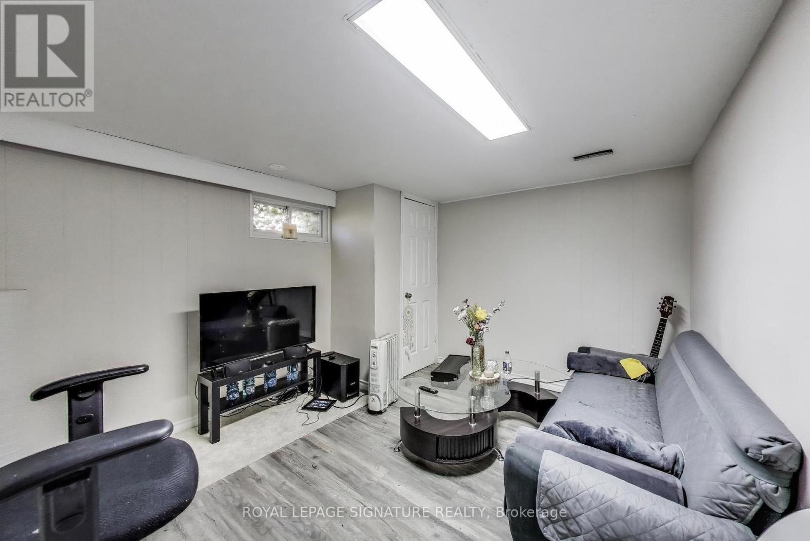 68 Harold Street, Hamilton (Ainslie Wood), Ontario  L8S 2R9 - Photo 24 - X12162373