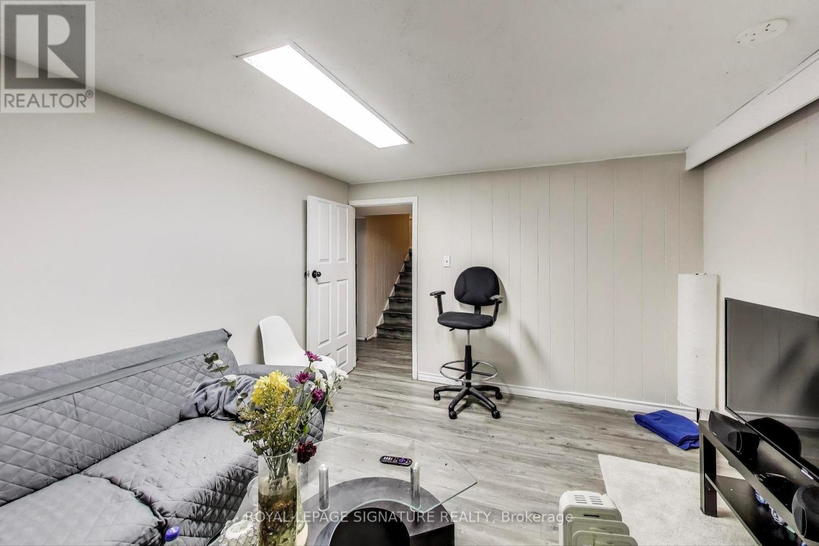 68 Harold Street, Hamilton (Ainslie Wood), Ontario  L8S 2R9 - Photo 25 - X12162373