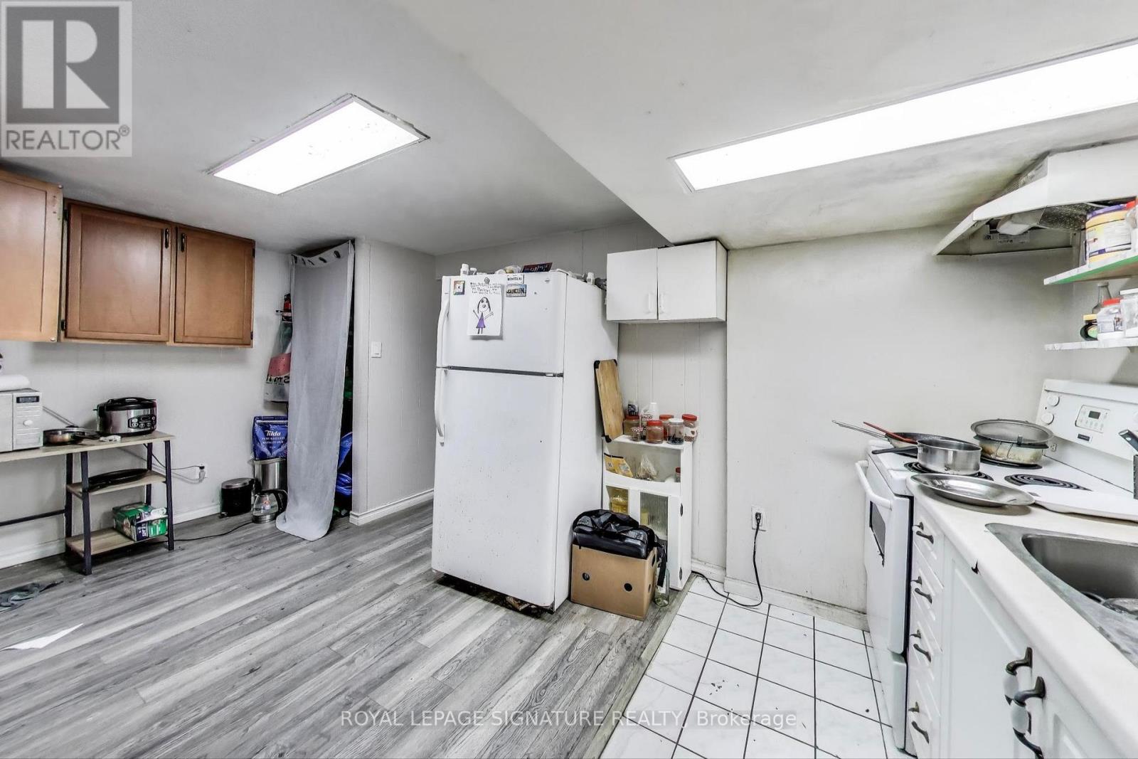 68 Harold Street, Hamilton (Ainslie Wood), Ontario  L8S 2R9 - Photo 27 - X12162373