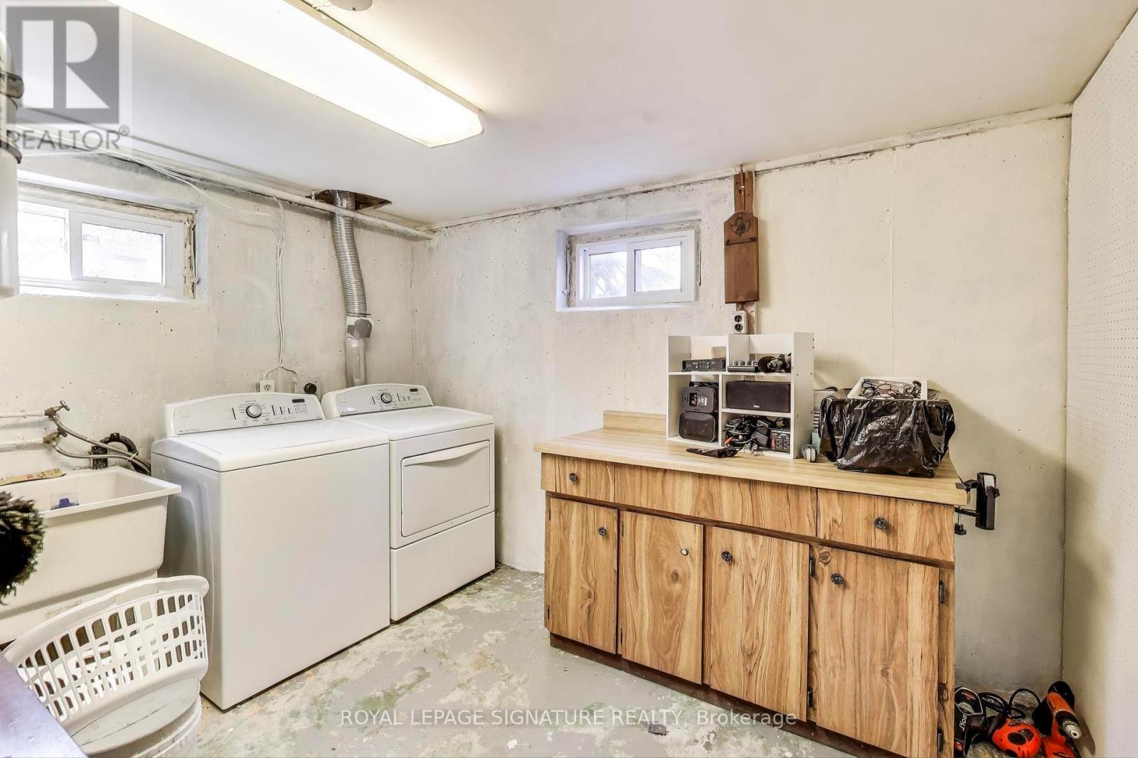68 Harold Street, Hamilton (Ainslie Wood), Ontario  L8S 2R9 - Photo 34 - X12162373