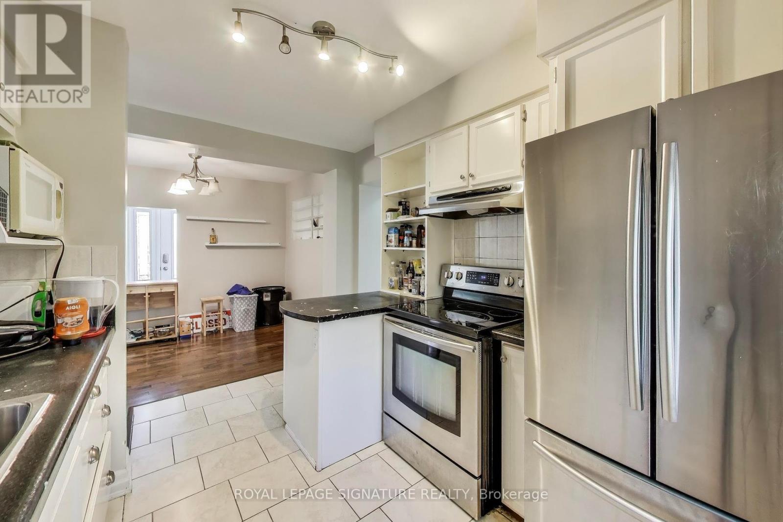 68 Harold Street, Hamilton (Ainslie Wood), Ontario  L8S 2R9 - Photo 9 - X12162373