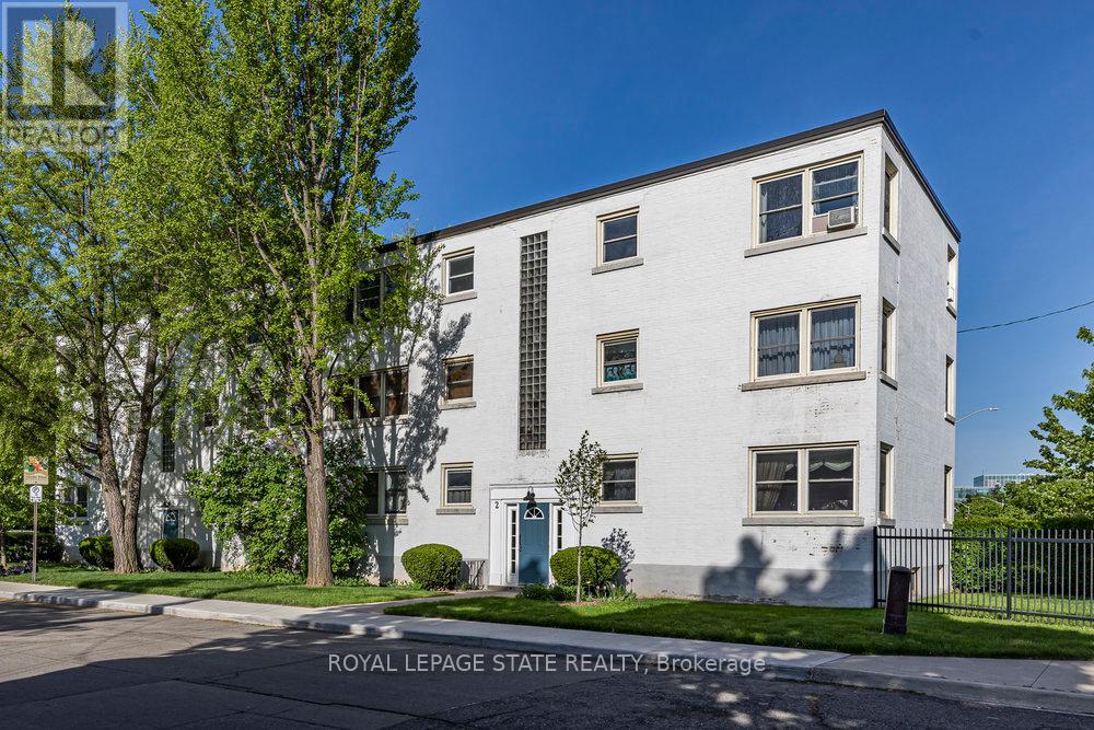 2 - 2 STROUD ROAD, hamilton (ainslie wood), Ontario