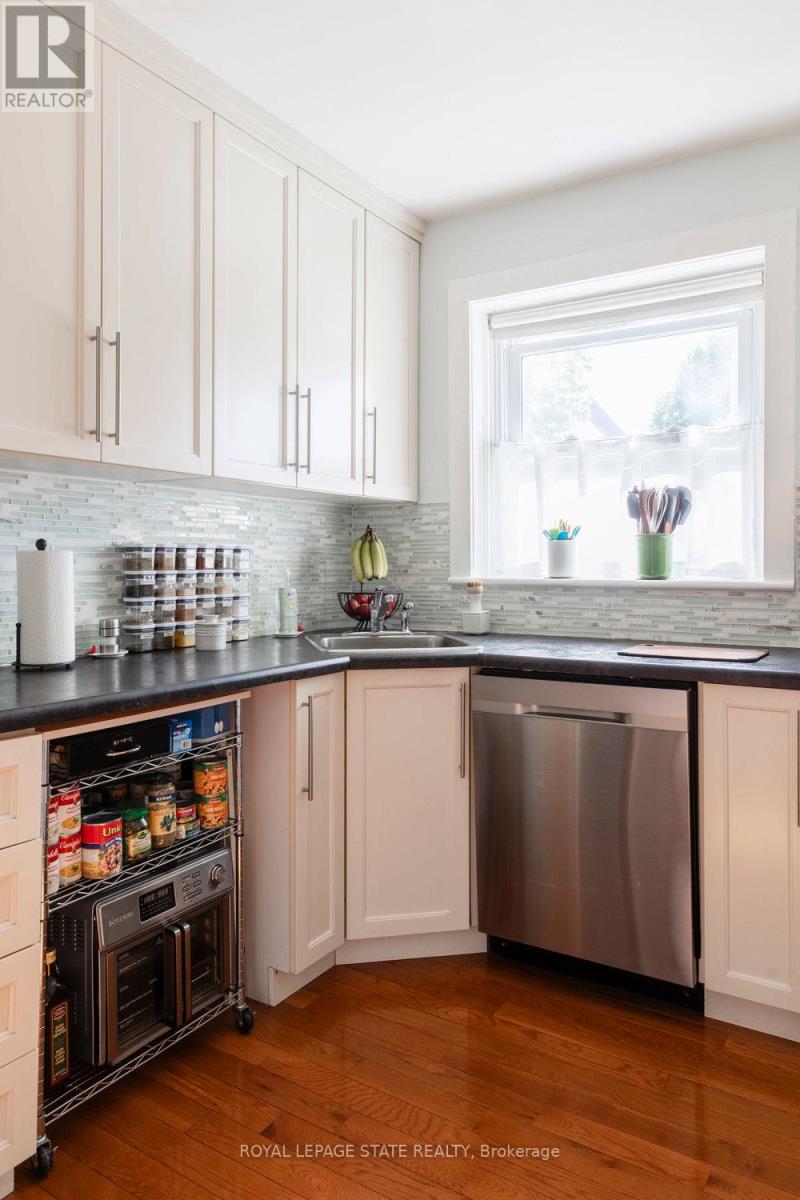 2 - 2 Stroud Road, Hamilton, Ontario  L8S 1Z6 - Photo 14 - X12162437