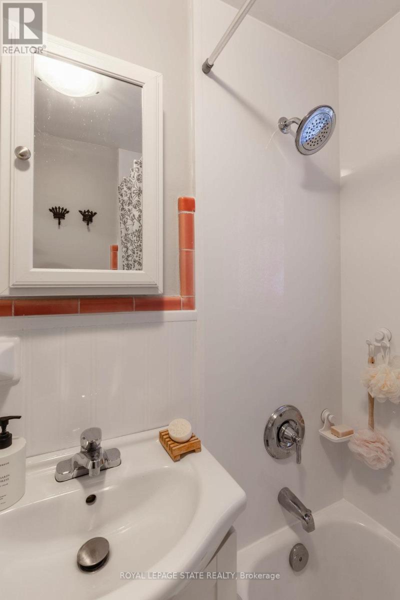 2 - 2 Stroud Road, Hamilton, Ontario  L8S 1Z6 - Photo 32 - X12162437