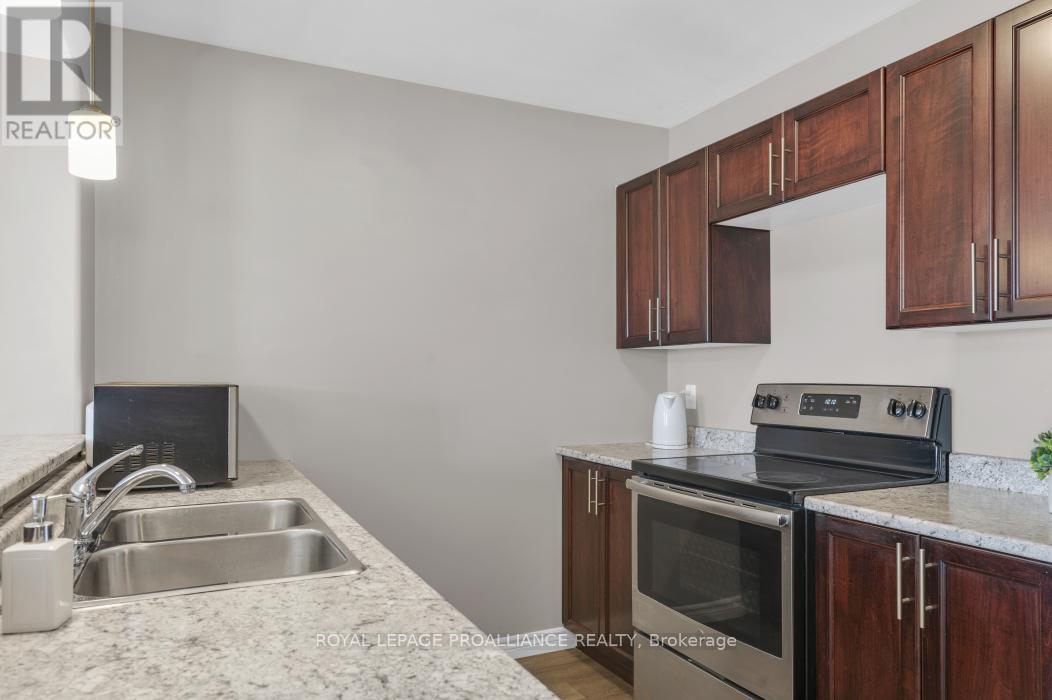 35 Mountain Ash Drive, Belleville, Ontario  K8N 0E3 - Photo 10 - X12162757