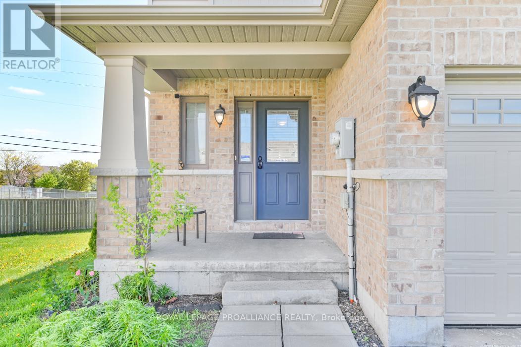 35 Mountain Ash Drive, Belleville, Ontario  K8N 0E3 - Photo 5 - X12162757