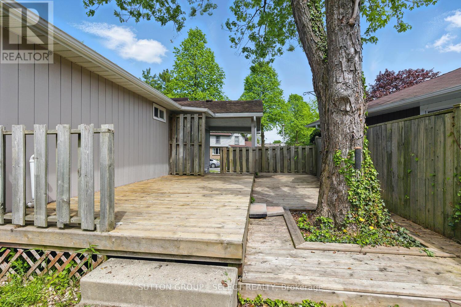Photo 43 of 47 for 74 Archer Crescent