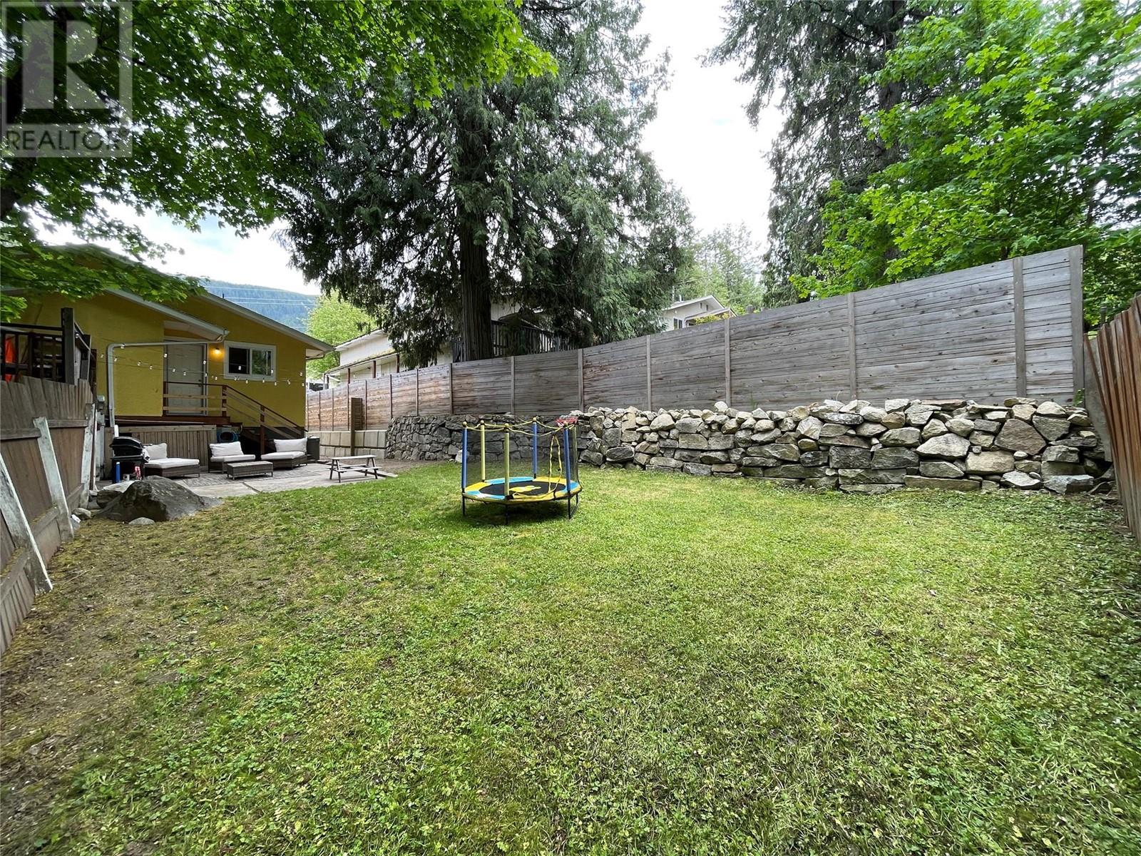 1512 McQuarrie Avenue, Nelson, BC V1L1B9