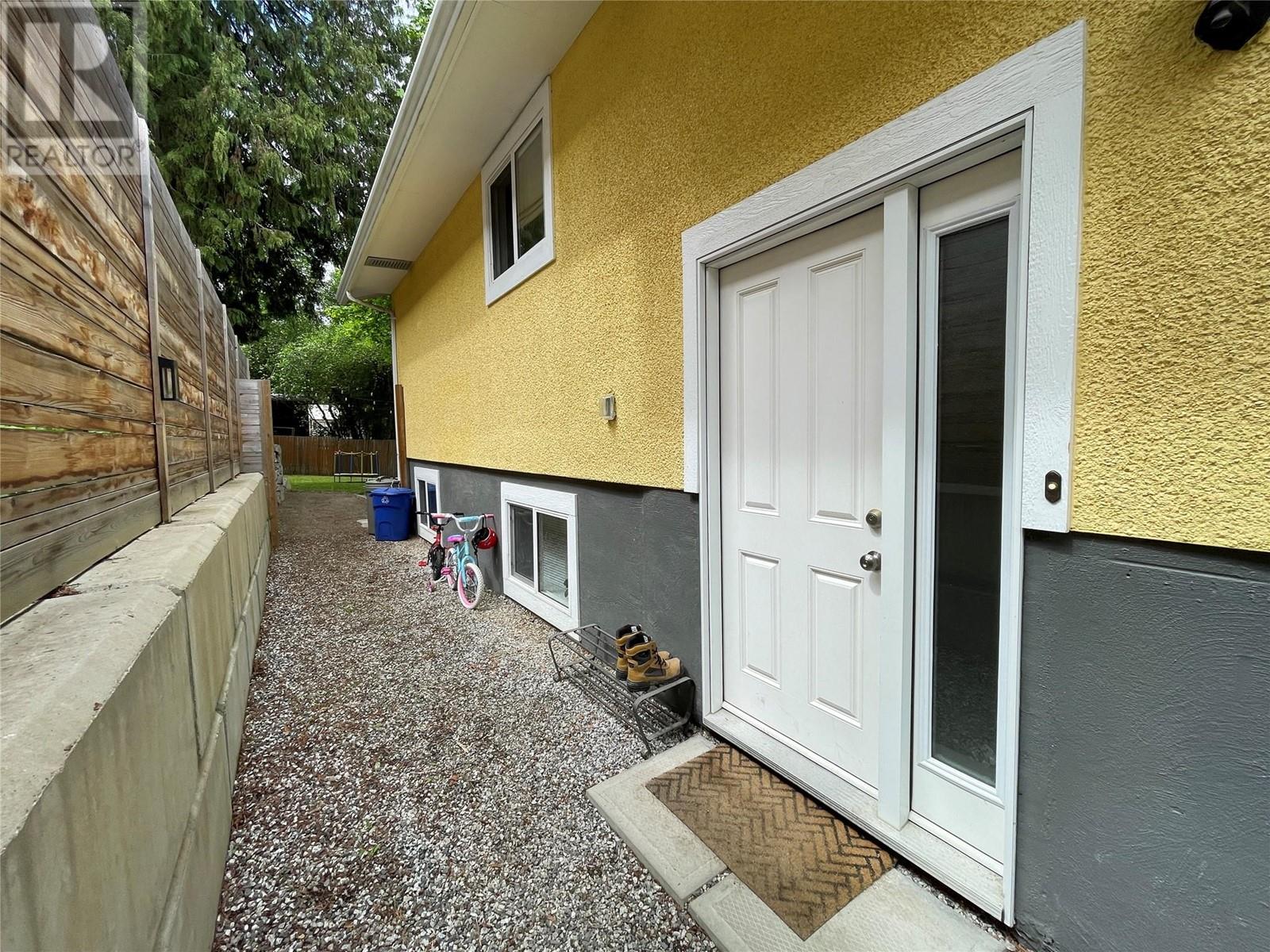 Property at 1512 McQuarrie Avenue image 5