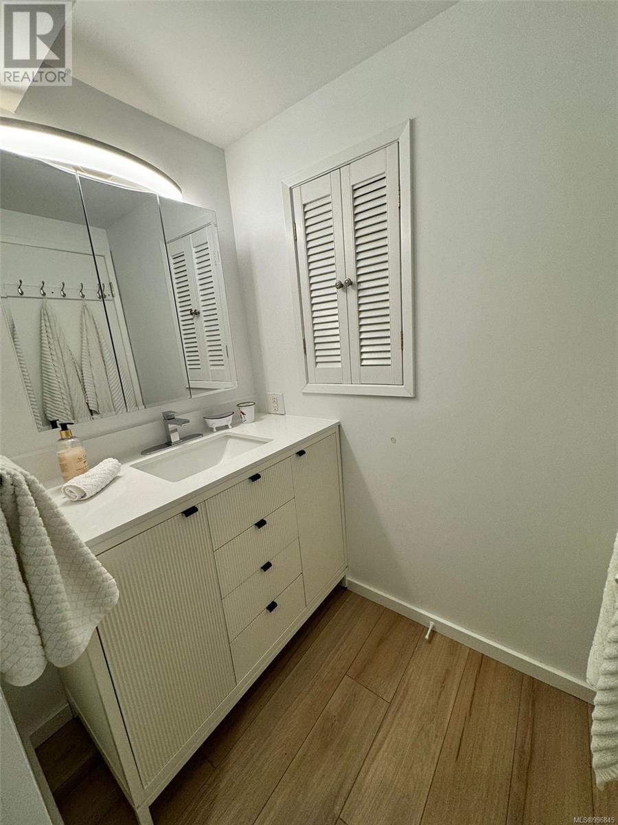 156 Joseph St, Victoria, British Columbia  V8S 3H5 - Photo 37 - 996845