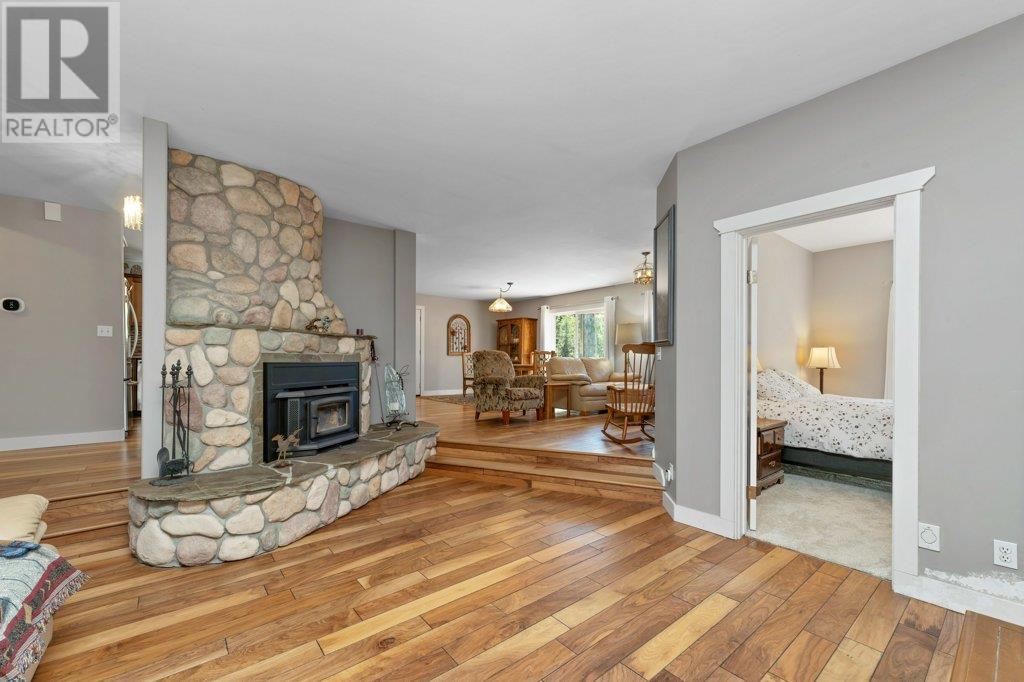 145 Jellicoe Road, Princeton, BC V0X1W0