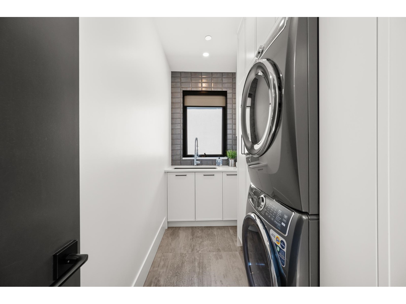 1255 Kent Street, White Rock, British Columbia  V4B 4T6 - Photo 32 - R2979807